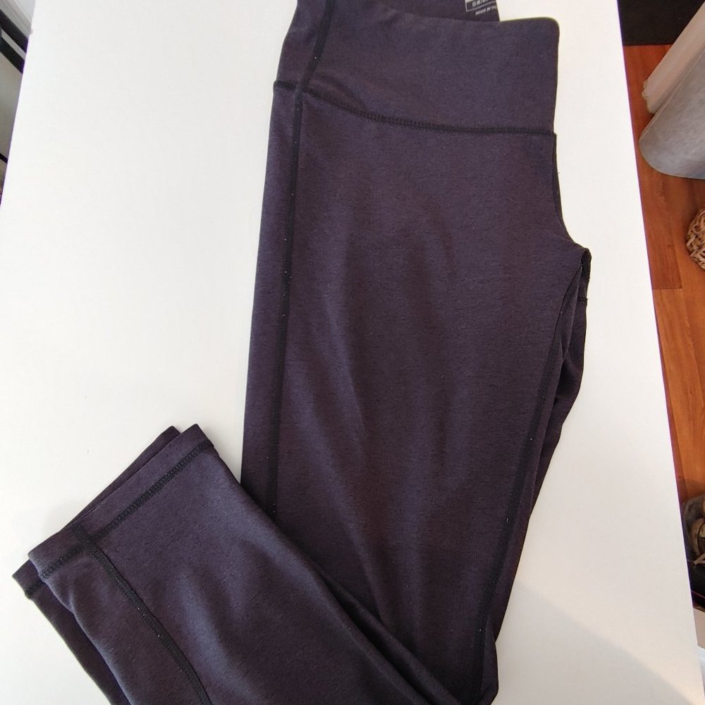 M - Capri Leggings